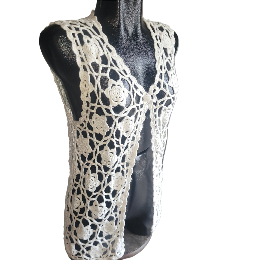 All Points Vintage Floral Crochet Vest M - Picture 2 of 6